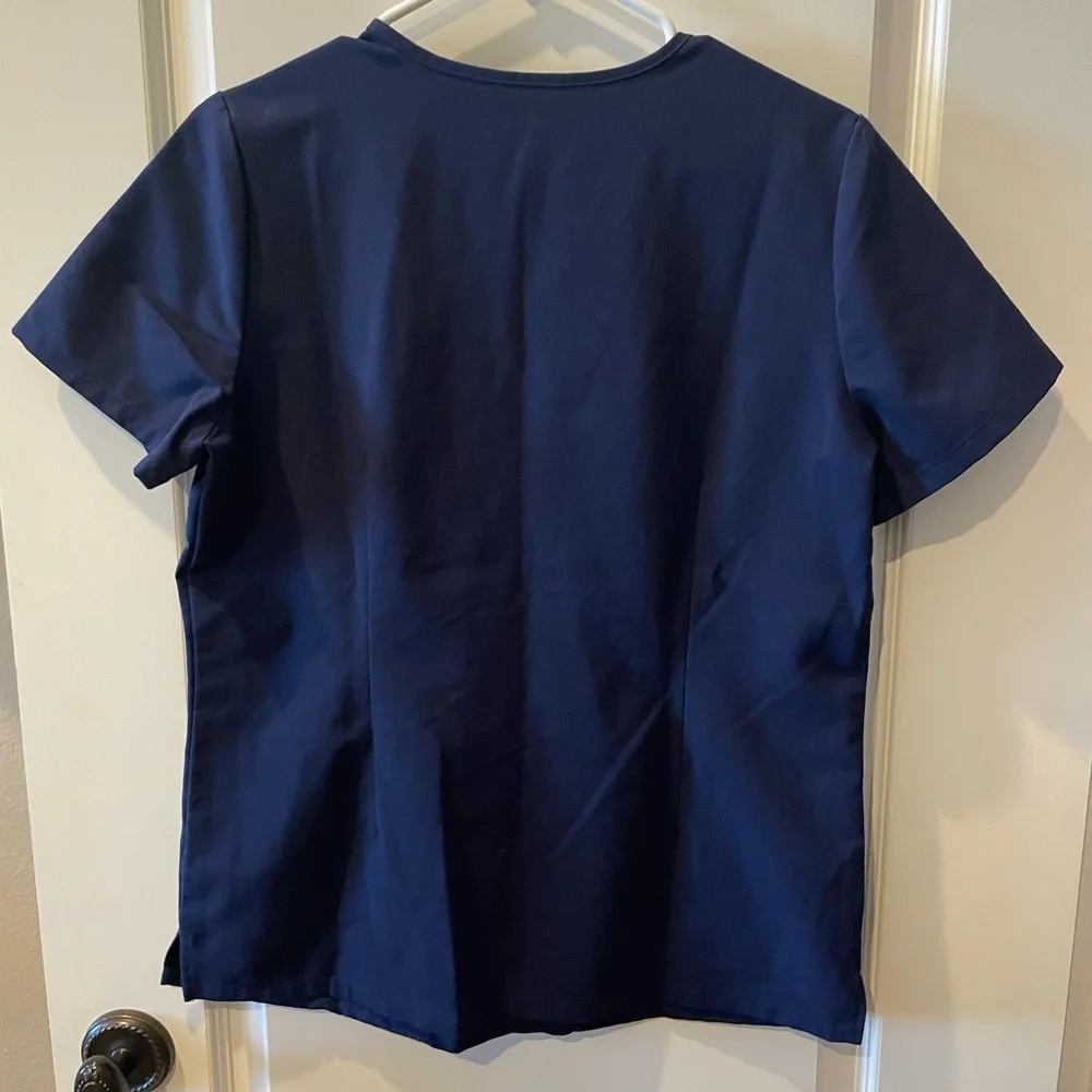 FIGS Casma 3 Pocket Scrub - Picture 3 of 4